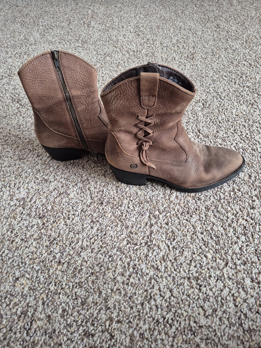 Born Tan Leather Women's Size 9.5  Western-Style Ankle Boots with Side Zip